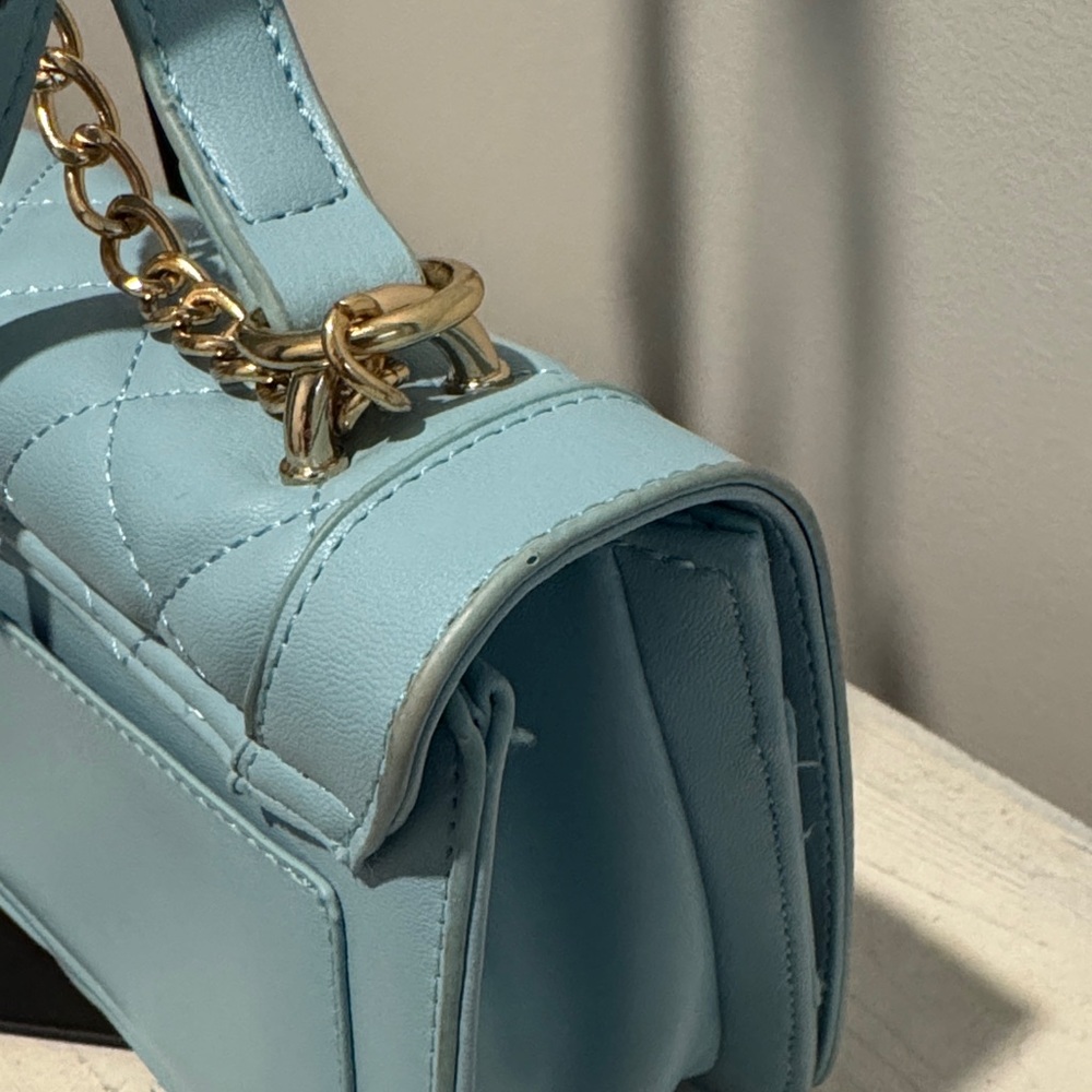 Badgley Mischka Light Blue Quilted Crossbody Bag with Gold Chain - Picture 5 of 11